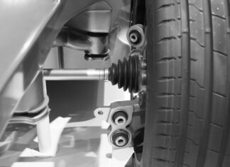 Różnice między napędem przednim a innymi typami napędu