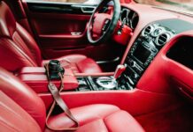 Tuning wnętrza samochodu – dodatki poprawiające wygląd kabiny